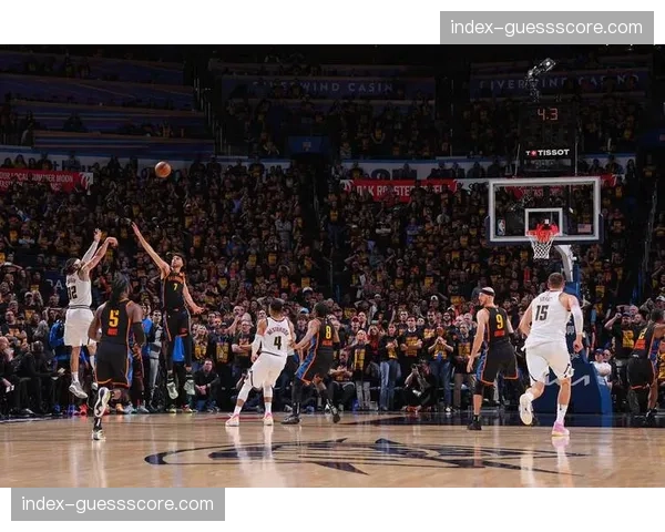 深度复盘：太阳的三分球危机，为何他们从进攻强队沦为季后赛边缘？